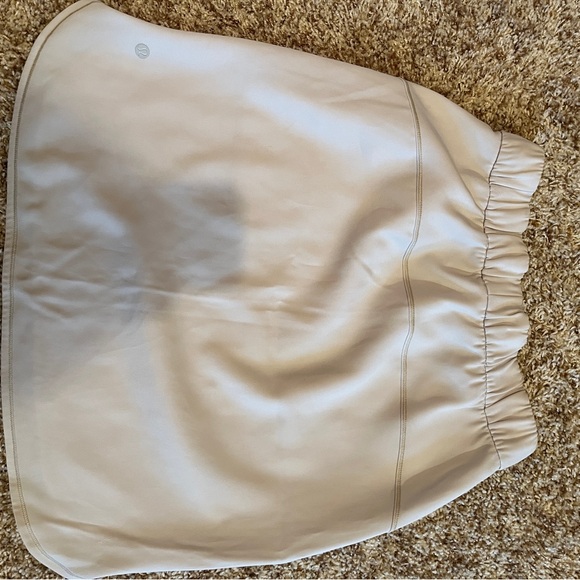Lululemon on the fly skirt size 6 - Picture 4 of 4